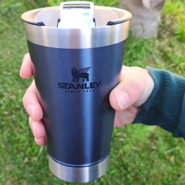 Copo térmico de cerveja com tampa Stanley – 473ml