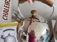 Mimo Style, Chaleira Com Assobio de Alerta, Alça de Bambu e Tampa Flip-up, 2,5 Litros, Espelhado, Aço Inox