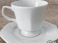 Estojo com 6 Xícaras Chá com Pires em Porcelana- Modelo Octogonal Prisma - Branca - fabricado pela Schmidt