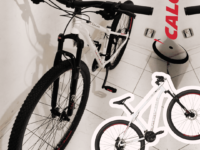 Bicicleta Caloi Vulcan HDS Branca | Suspensão Dianteira e Freio a Disco Hidráulico, Aro 29, Tamanho 13, 24 Velocidades