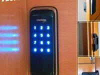 Fechadura Digital de Sobrepor Touch Screen FR 101 Preto Intelbras