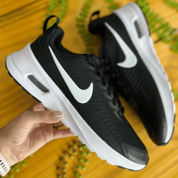 Tênis Nike Air Max Nuaxis Feminino