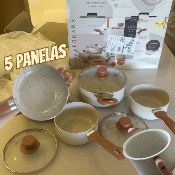 Oikos - Jogo com 5 Panelas Antiaderentes de Revestimento Cerâmica com Tampa de Vidro Terrara Bege