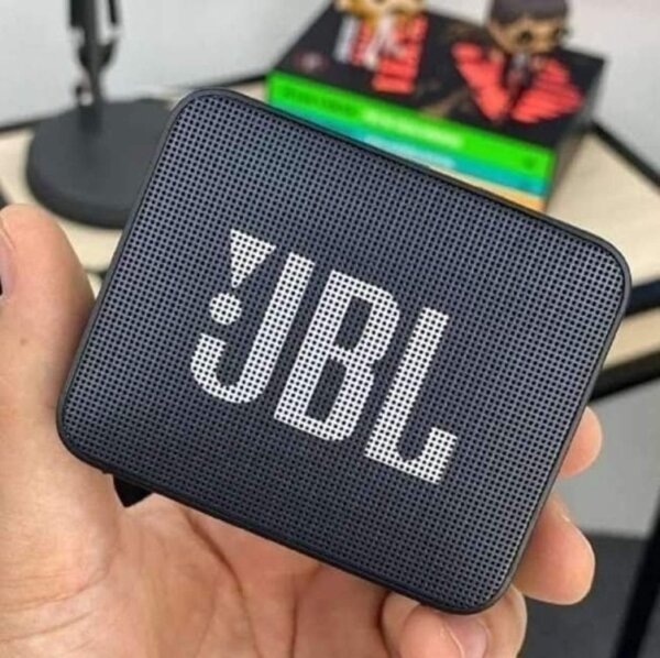 Caixa de Som Bluetooth JBL Go Essential Preto
