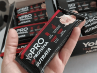 Yopro - 12 Barras 55g Morango Com Chocolate Branco - Nutrata