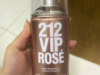 Carolina Herrera 212 Vip Rosé - Body Spray Feminino 250ml