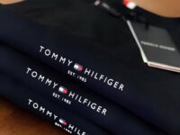 Camiseta Tommy Hilfiger Masculina Logo Tee Preta