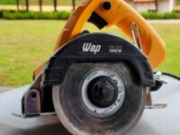 WAP Serra Mármore 4.3/8" ESM1300 com Regulagem de Altura e Interruptor Isolado, 100% Rolamentada, 1300W