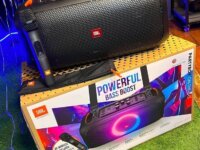 Caixa de Som Bluetooth JBL PartyBox On-the-Go Essential