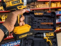 Parafusadeira E Furadeira Impacto The Black Tools Tb-21pw 3/8 Cor Amarelo Frequência 50/60 Hz