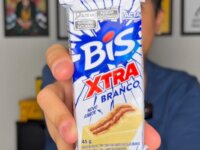 Bis Xtra branco ou ao Leite display com 24 unidades de 45g