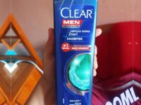 Shampoo Anticaspa Clear Men Limpeza Diária 2 em 1 ou Ice Cool Menthol, 400ml