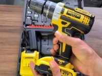 Parafusadeira Furadeira Impacto Sem Fio 21v 2 Bateria 2.000mAh MESTRI M-150