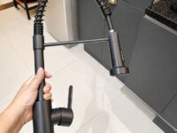 Torneira Cozinha Gourmet Bancada Flexível Monocomando Pia preto